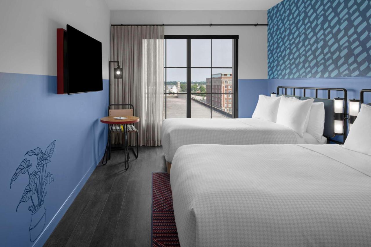 Caption By Hyatt Beale Street *
